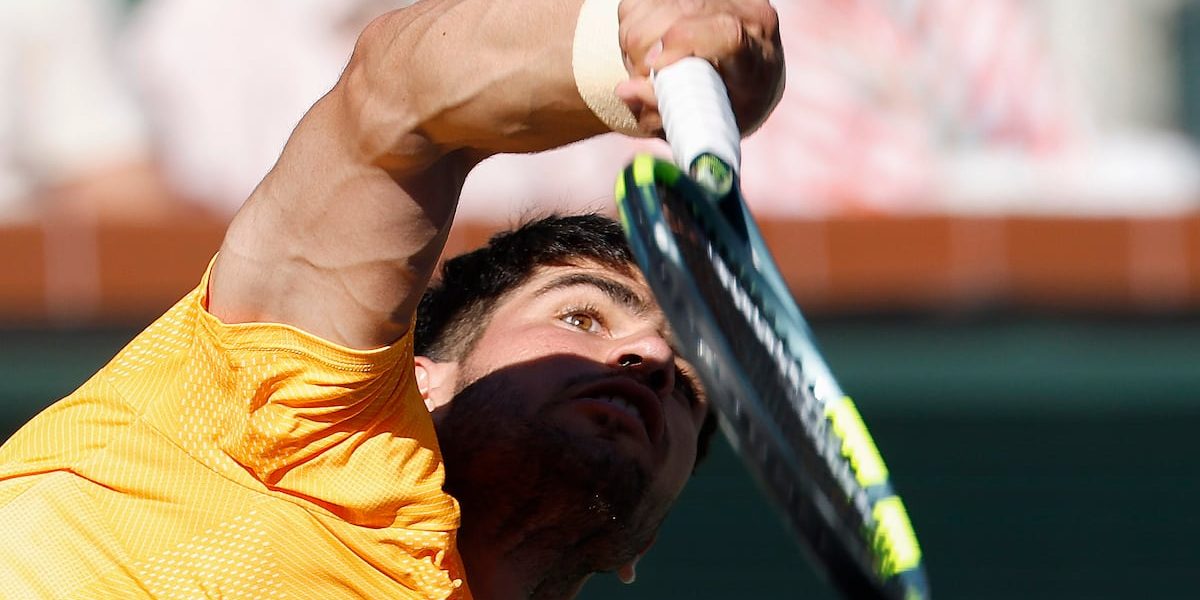 Carlos Alcaraz continuă să-și confirme statutul de favoriț în turneul de la Indian Wells, după o victorie clară în fața lui Casper Ruud, scor 6-1, 7-6(2)