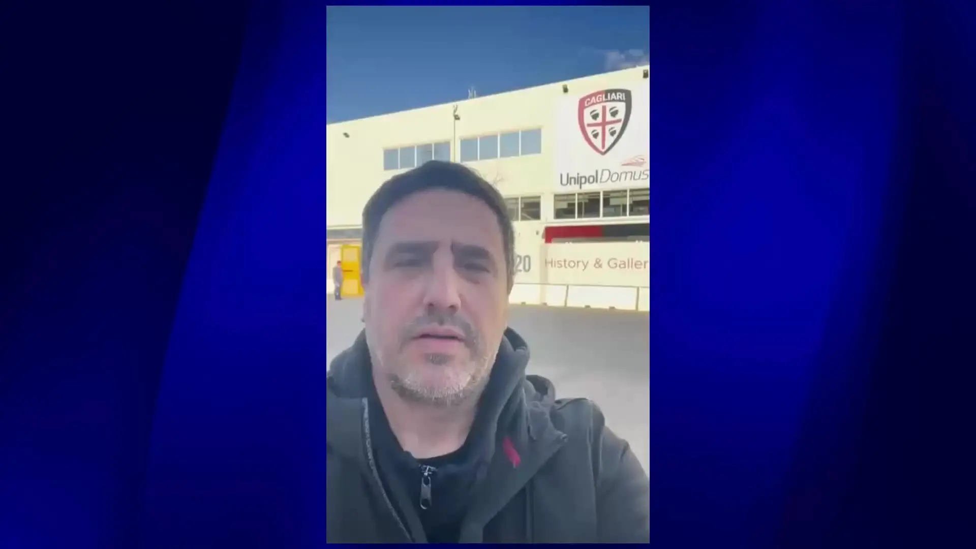 Cagliari primește, astăzi, vizita Napoli-ului într-un meci cu mare miză în Serie A, iar suporterii pasionați pot urmări toate evenimentele din tribune și din studiourile radioului