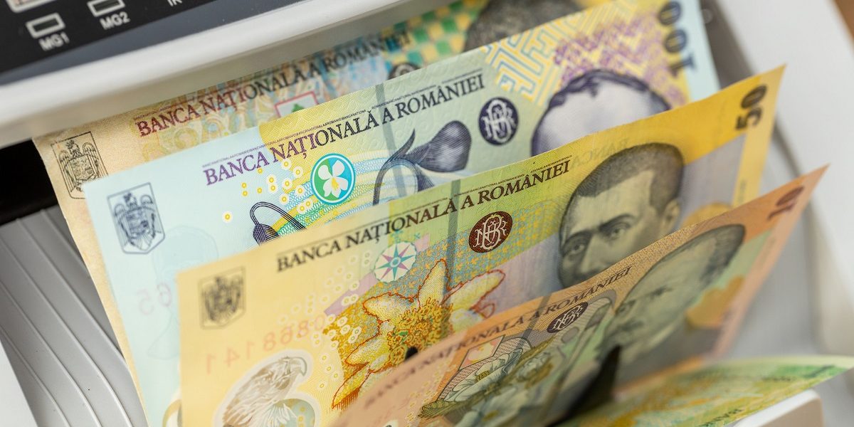 Creșterea prețurilor la petrol reprezintă, în această perioadă, unul dintre cele mai sensibile semnale pentru economia românească, însă impactul său asupra leului și inflației nu este unul simplu sau direct