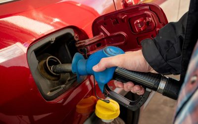 Starea de alertă pe piața carburantului din România a atins un nou nivel odată cu creșterea alarmantă a prețurilor petrolului pe plan internațional