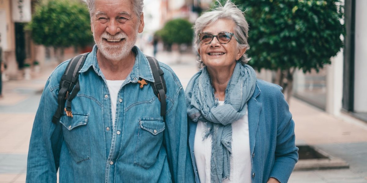 Expunerea la chimicale eterne accelerează procesul de îmbătrânire, iar bărbații de vârstă mijlocie par să fie cei mai vulnerabili Într-o eră în care microplasticele au devenit o prezență omniprezentă în viața noastră — de la apa pe care o bem până la organismele marine și insectele din ecosistem — o nouă problemă se află în centrul atenției cercetătorilor