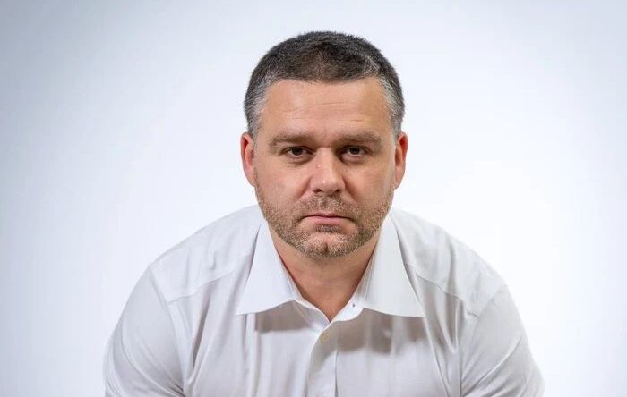 Ciprian Ciucu, mai puțin cunoscut chiar și în propriul oraș, dar încrezător în sondaje Deși este primarul general al Capitalei, Ciprian Ciucu nu se bucură de aceeași notorietate și încredere ca alte personalități politice din România, conform celui mai recent sondaj efectuat de INSCOP