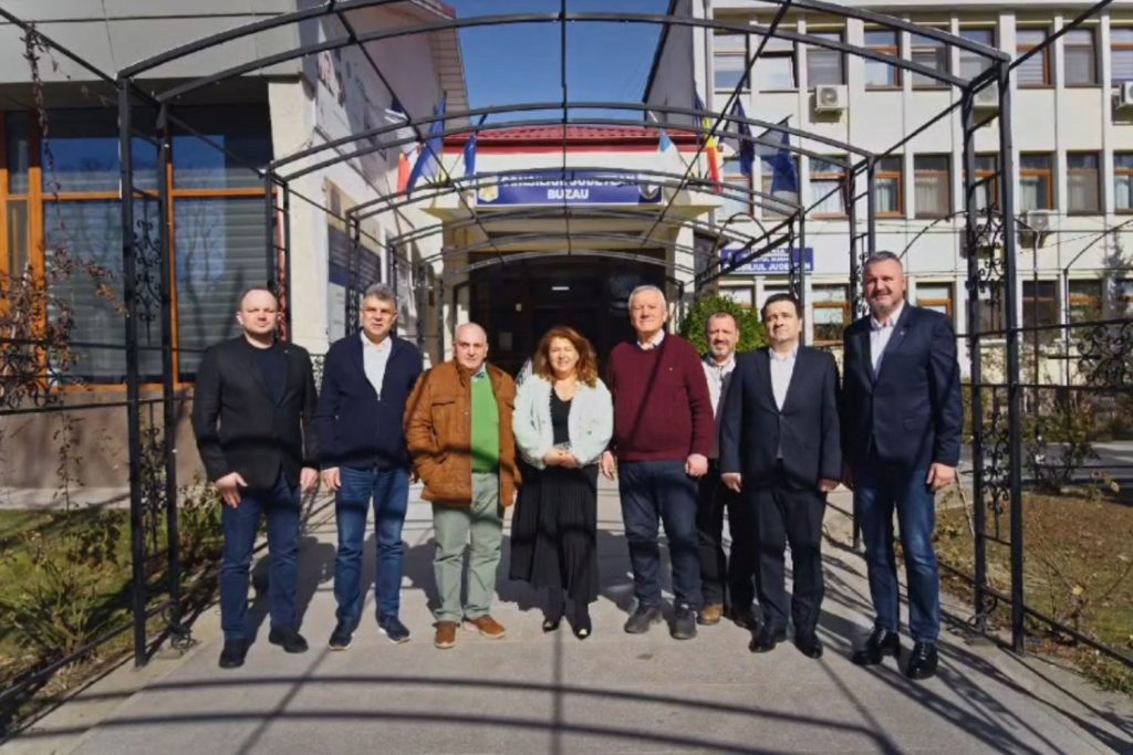 Conținutul unui model de succes pentru gestionarea serviciilor medicale, adus cu eleganță la Buzău Timp de două zile, Buzău a devenit centrul dezbaterii și al experienței în domeniul sănătății, marcate de prezența specială a medicului Gheorghe Carp, managerul Spitalului Clinic Județean de Urgență (SCJU) din Bihor