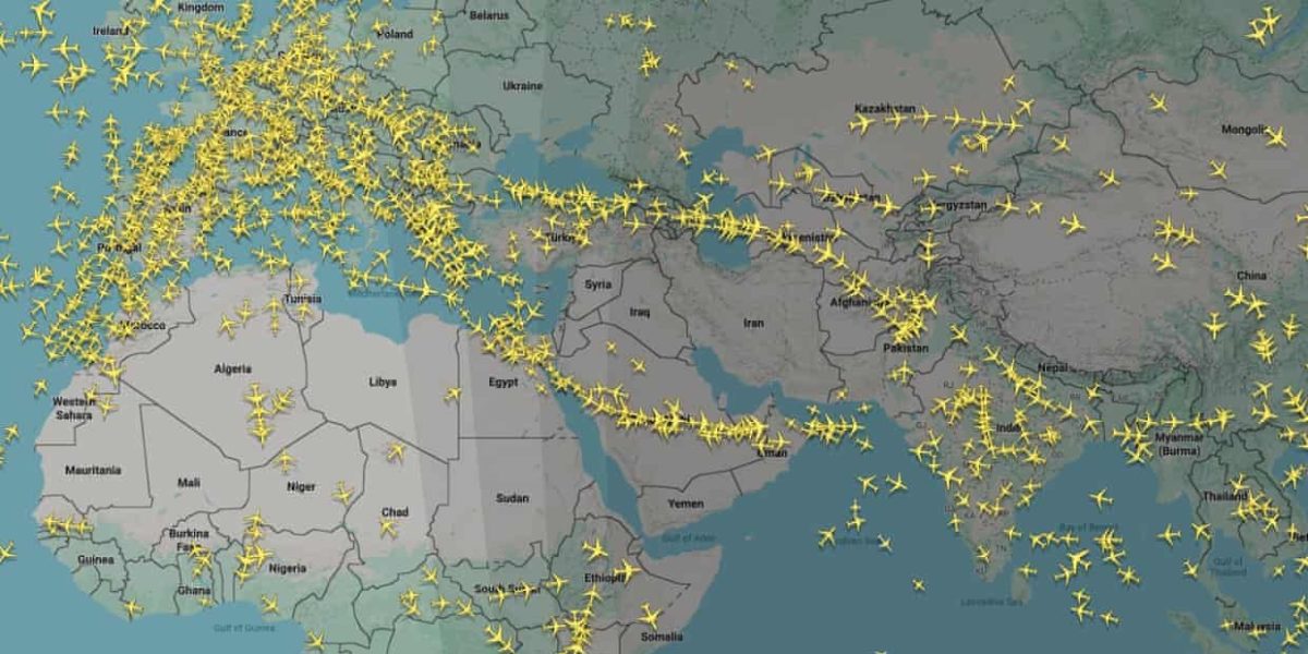 Când spațiul aerian devine subiect de stres global, platforma Flightradar24 devine ochiul atent al lumii