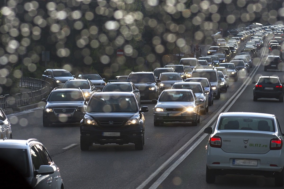 Verificarea online a rovinietei, o măsură vitală pentru șoferi în România În contextul în care autoritățile rutiere din România intensifică controalele pe drumurile naționale și autostrăzi, verificarea valabilității rovinietei a devenit o necesitate pentru orice conducător auto