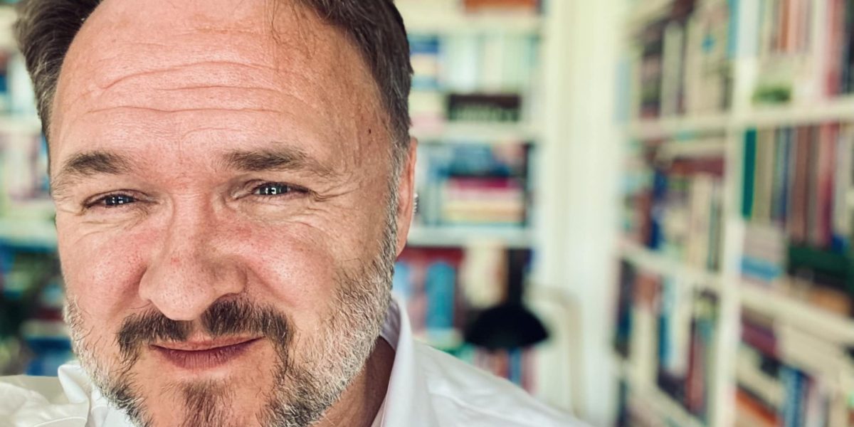 Comisia Europeană face apel la statele membre pentru reducerea rezervelor de gaze în pragul sezonului rece Uniunea Europeană se află în fața unei noi crize energetice, după ce oficialii europeni au lansat un apel ferm către statele membre să reducă semnificativ obiectivele de creare a rezervelor strategice de gaze pentru iarna viitoare