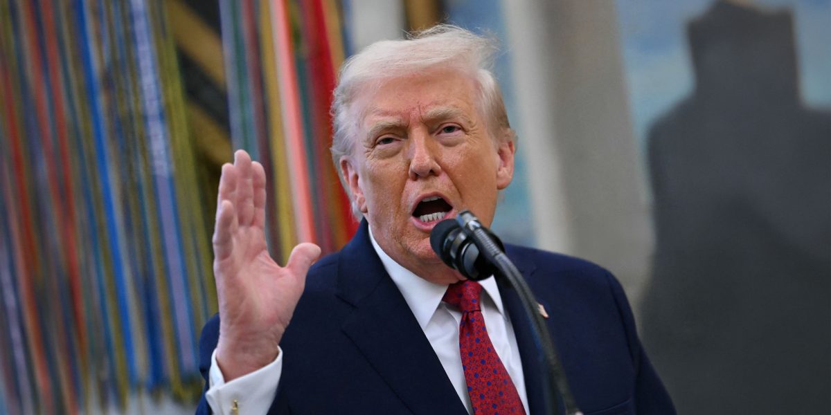 Donald Trump atacă Moscova și Europa: conflict diplomatic și amenințări comerciale Președintele american Donald Trump a declanșat o nouă rundă de tensiuni internaționale, criticând dur modul în care anumite state europene au reacționat în contextul conflictului recent din Iran