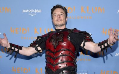 Elon Musk, unul dintre cei mai influenți oameni din industria tehnologică, continuă să atragă atenția internațională nu doar pentru inovațiile sale, ci și pentru promisiunile sale ambițioase, adesea mai mult promisiuni decât realitate