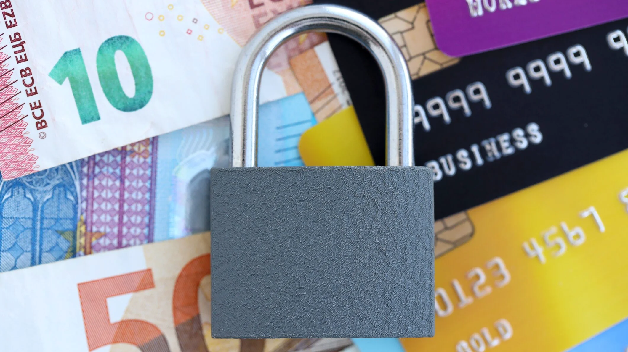 Limită pentru plățile cash din 2027: UE impune reguli obligatorii