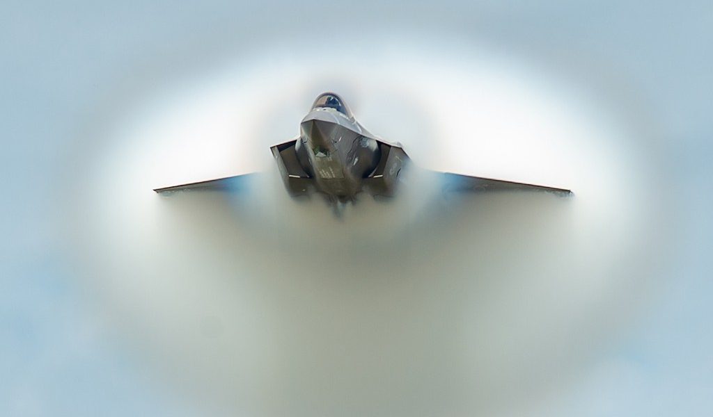 Aparat de luptă american în siguranță după aterizare de urgență în Irak, în contextul tensiunilor crescânde cu Iranul Un incident alarmant a avut loc recent în Irak, în contextul tensiunilor acumulate între Statele Unite și Iran, după ce un avion de luptă american s-a înălțat brusc din aerodromul din Bagdad și a fost nevoit să efectueze o aterizare de urgență