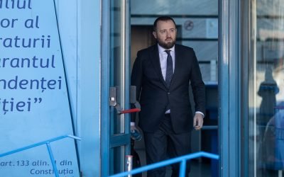 Inspecția Judiciară refuză să investigheze acuzațiile aduse procurorului-șef al DNA, în ciuda solicitărilor oficiale ale Secției pentru procurori Controversele din sistemul judiciar românesc continuă să alimenteze dezbaterile, după ce Inspecția Judiciară a refuzat să realizeze o investigație completă în cazul acuzațiilor grave aduse procurorului-șef al DNA, Marius Voineag