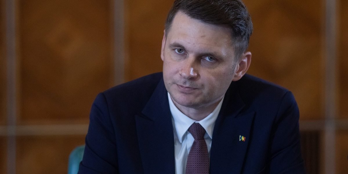 Președintele Senatului, Mircea Abrudean, clarifică poziția PNL în contextul tensiunilor din coaliție Situația politică din țară pare să fi ajuns într-un punct de inflexiune după recentul bilanț al relațiilor tensionate dintre principalele partide din coaliție