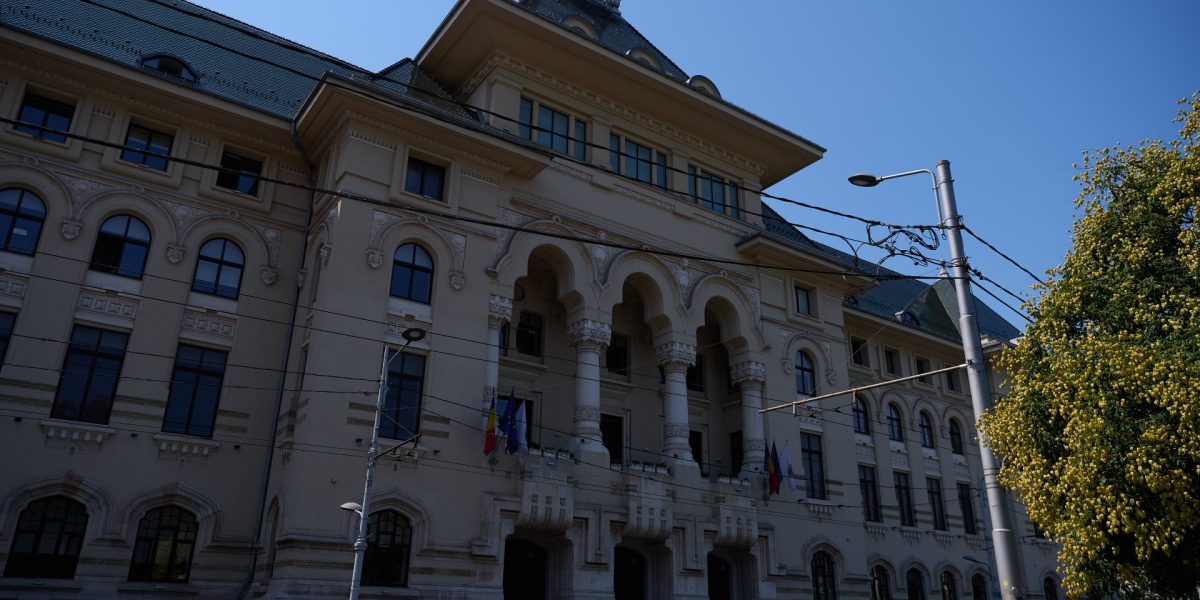 Consilierii generali ai Municipiului București se reunesc vineri, de la ora 10:00, într-o ședință extraordinară convocată de grupurile PSD și PUSL