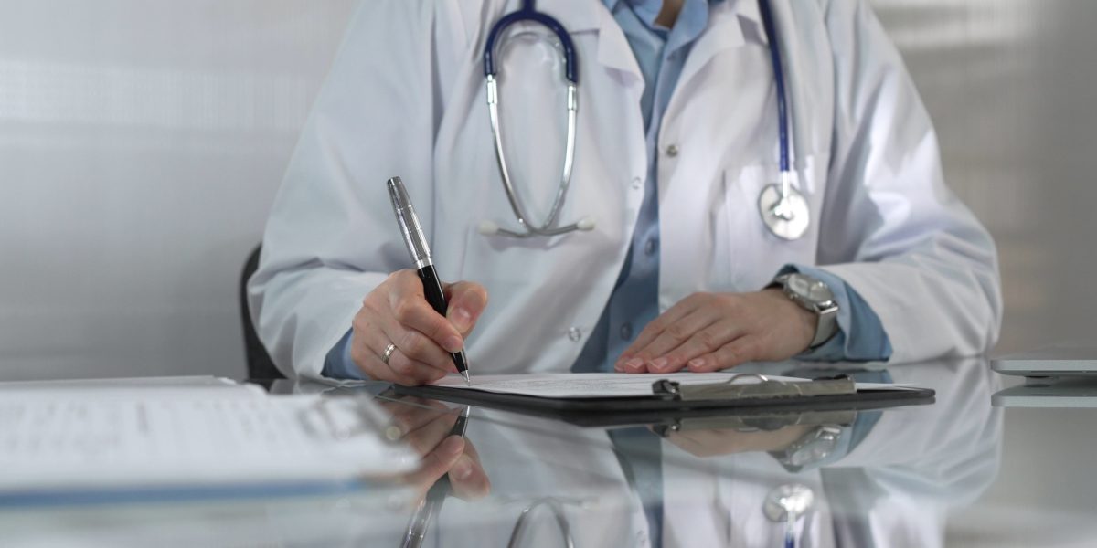 Jumătate dintre medicii de familie din Hunedoara, în pericol de a dispărea, iar populația îmbătrânită riscă să rămână fără acces la servicii medicale primare Județul Hunedoara se confruntă cu o criză acută în domeniul serviciilor medicale de familie