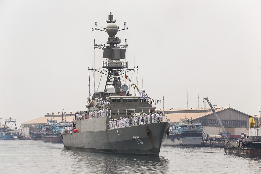 Cel puțin 101 persoane sunt date dispărute și alte 78 au fost rănite după ce un submarin a atacat o navă iraniană în largul coastelor Sri Lankăi, într-un incident ce a stârnit îngrijorare internațională