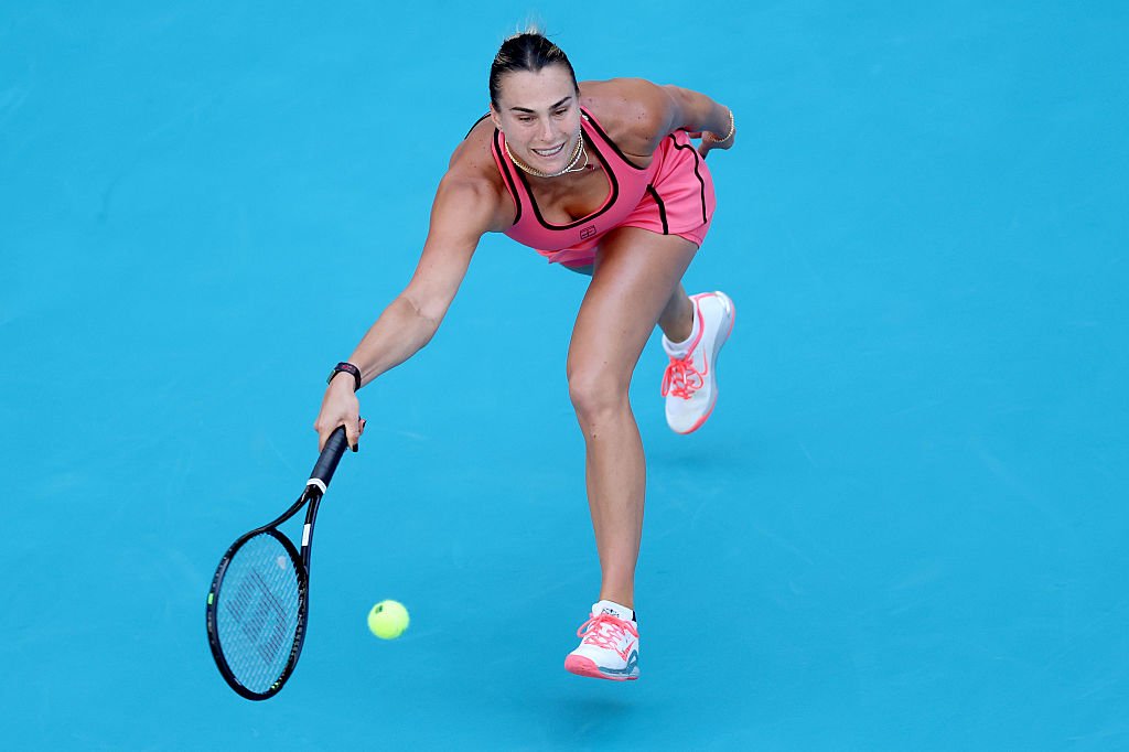 Aryna Sabalenka a devenit, pentru prima dată în carieră, campioana Sunshine Double, după o victorie impresionantă în finala Miami Open, unde a învins-o pe Coco Gauff, numărul 4 mondial, cu scorul de 6-2, 4-6, 6-3
