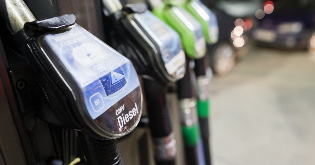 Guvernul României a anunțat oficial introducerea stării de criză pe piața carburanților, ca răspuns la creșterea accelerată a prețurilor la combustibili, în special la nivel internațional