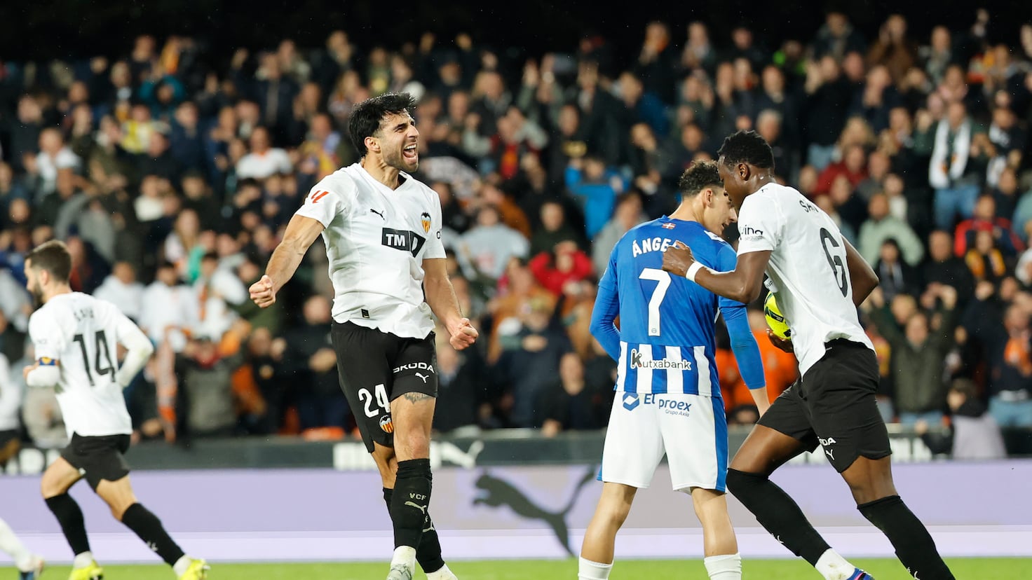 Echipa Valencia a restartat lupta pentru puncte în La Liga după un meci dificil pe stadionul Alavés, care s-a încheiat cu o înfrângere recomandată de câteva erori din apărare și performanțe oscilante ale jucătorilor