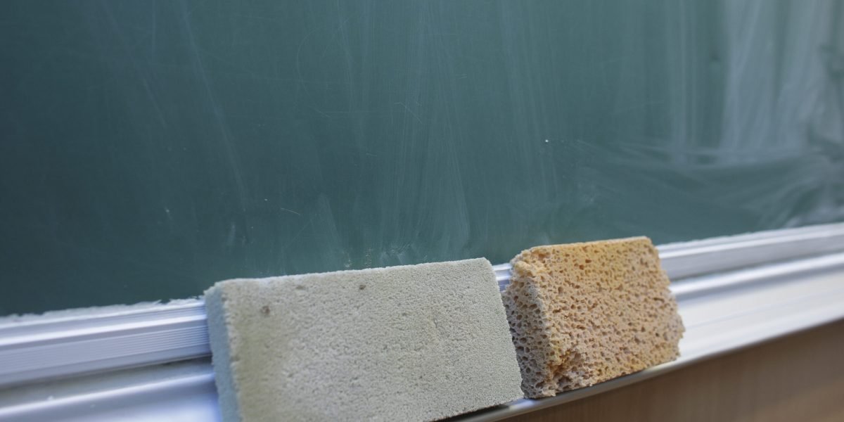 Numărul școlilor din Capitală care au organizat simularea Evaluării Naționale pentru elevii de clasa a VIII-a a fost semnificativ mai mic decât cel anunțat inițial, indicând o problemă de amploare în sistemul educațional românesc