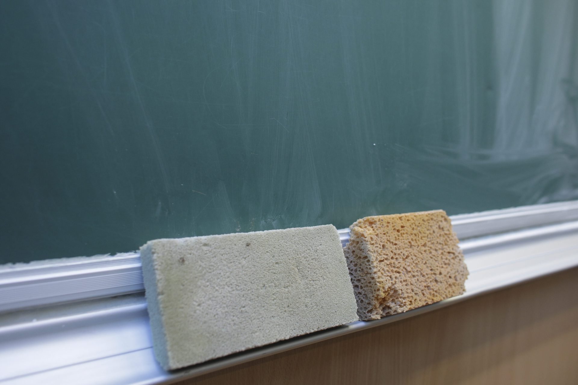 Numărul școlilor din Capitală care au organizat simularea Evaluării Naționale pentru elevii de clasa a VIII-a a fost semnificativ mai mic decât cel anunțat inițial, indicând o problemă de amploare în sistemul educațional românesc