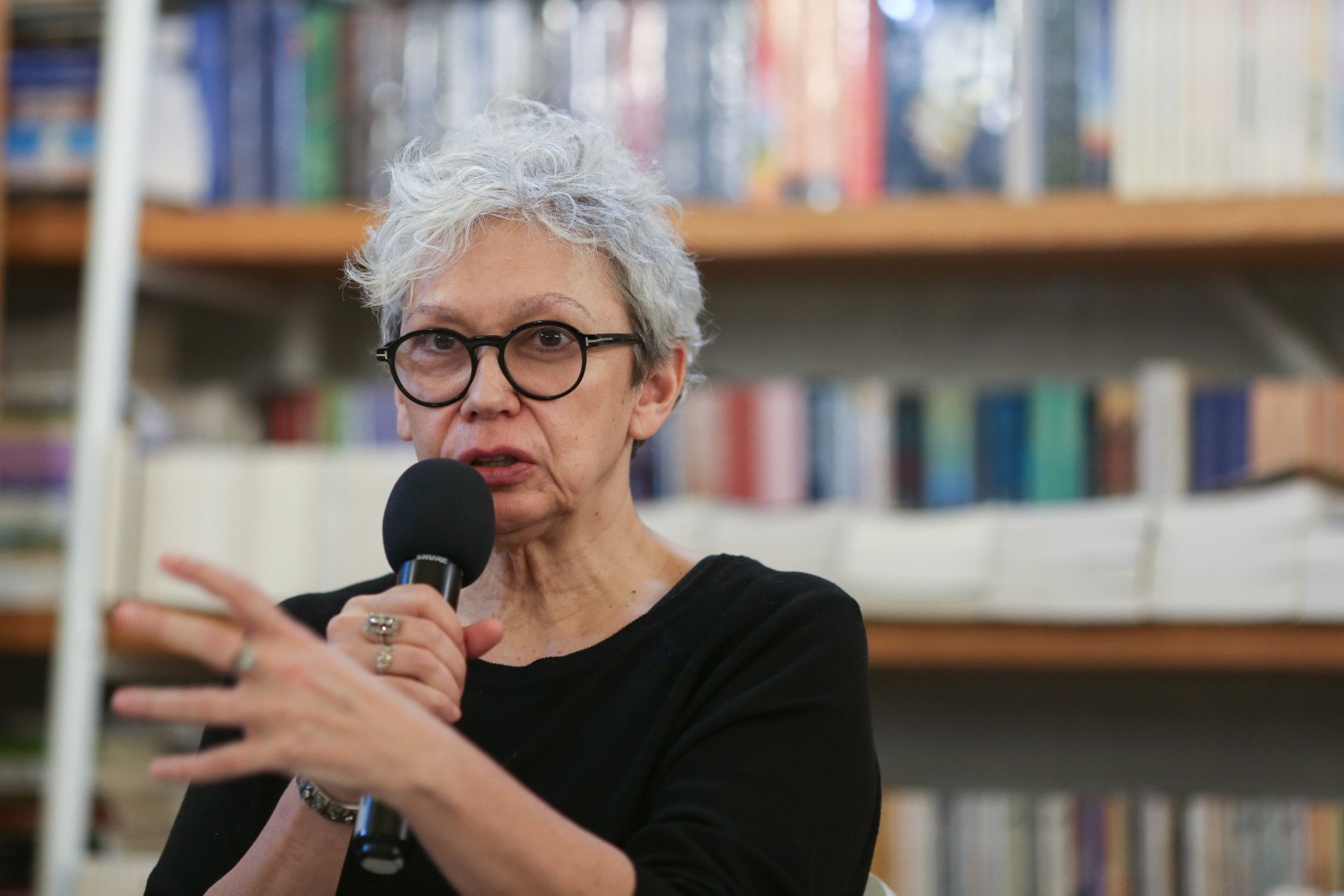 Actrița Oana Pellea a făcut recent o declarație care scoate la iveală dificultățile întâmpinate în lupta pentru apărarea drepturilor de autor ale tatălui său, celebrul actor Amza Pellea