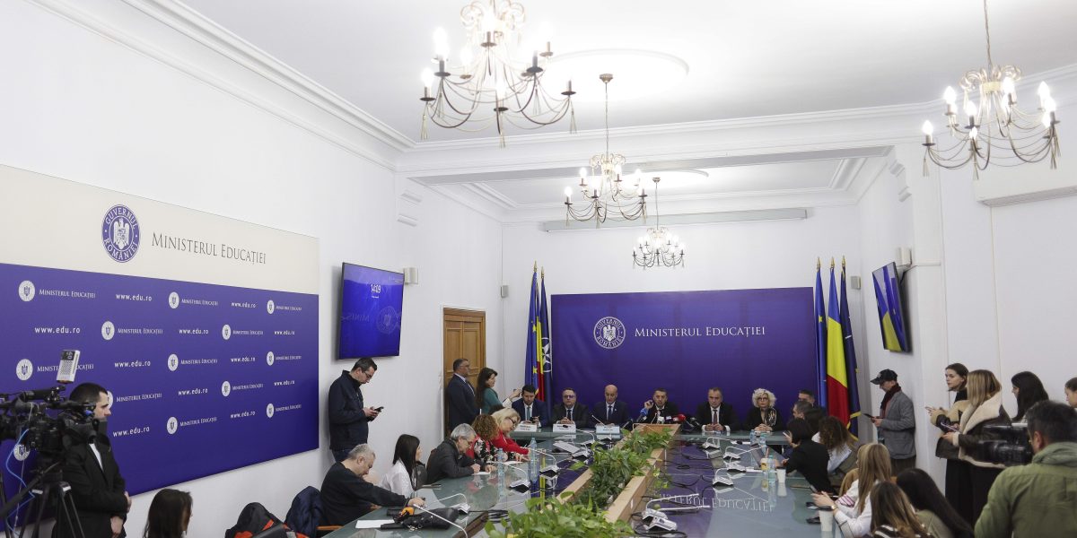 PNL își anunță oficial candidatura pentru Ministerul Educației: Mihai Dimian, propunerea partidului Partidul Național Liberal a decis, în cadrul unei ședințe online desfășurate luni seara, să îl susțină pe profesorul şi economistul Mihai Dimian pentru ocuparea funcției de ministru al Educației