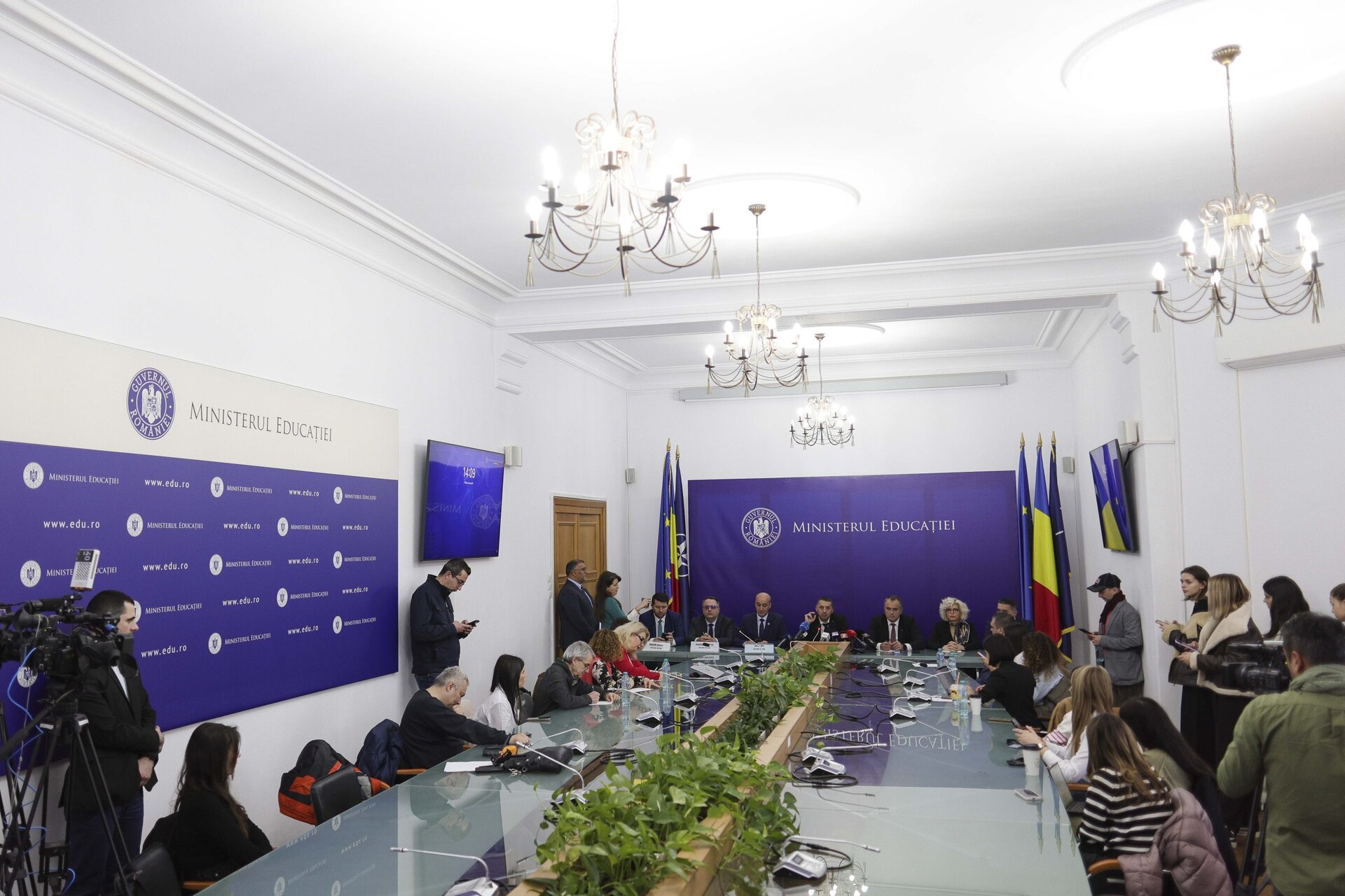 PNL își anunță oficial candidatura pentru Ministerul Educației: Mihai Dimian, propunerea partidului Partidul Național Liberal a decis, în cadrul unei ședințe online desfășurate luni seara, să îl susțină pe profesorul şi economistul Mihai Dimian pentru ocuparea funcției de ministru al Educației