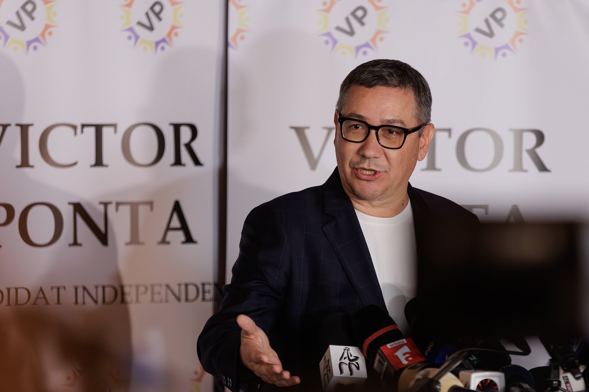Victor Ponta face noi dezvăluiri despre controversata operațiune de repatriere a familiei sale din Dubai, dezvăluind un detaliu-cheie legat de decizia luată de fiica sa, Oana Țoiu