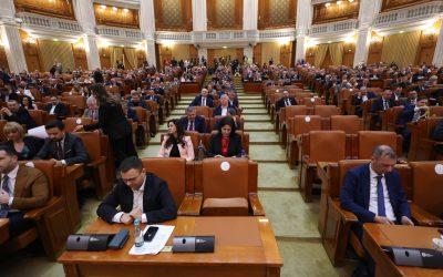 Amendamentul controversat al unui deputat AUR, adoptat rapid de Parlament, s-ar putea să revină pe agenda deciziilor politice Inițiativa legislativă care a generat controverse în ultimele săptămâni pare să revină în prim-planul discuțiilor politice, după ce, inițial, a fost adoptată în mod accelerat în plenul Parlamentului