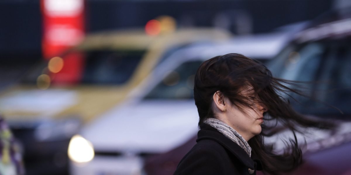 Meteorologii au emis o prognoză specială pentru București valabilă pentru următoarele zile, avertizând populația despre vremea instabilă și intensificările de vânt care pot afecta serios orașul și zonele învecinate