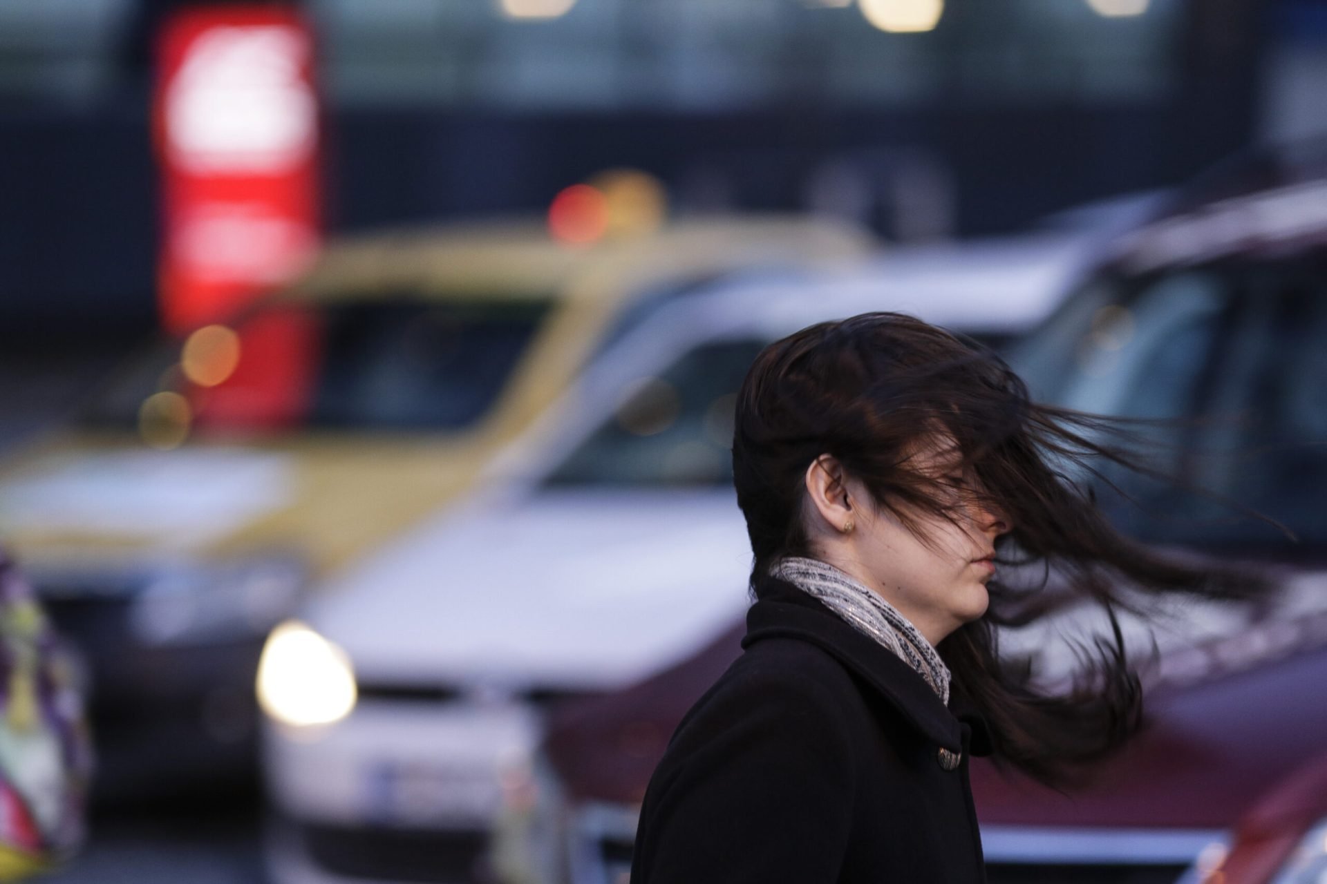 Meteorologii au emis o prognoză specială pentru București valabilă pentru următoarele zile, avertizând populația despre vremea instabilă și intensificările de vânt care pot afecta serios orașul și zonele învecinate