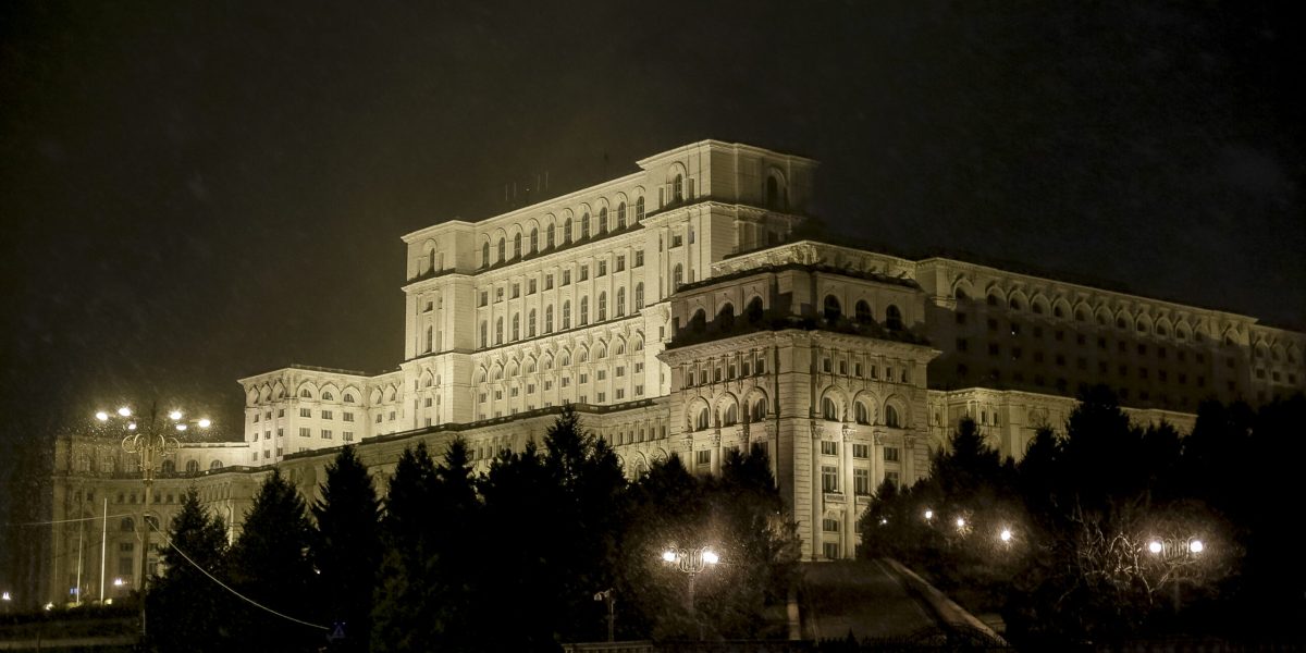 Pentru a marca cea de-a douăzecea ediție a Inițiativei Ora Pământului, Palatul Parlamentului își va stingea luminile sâmbătă seara, 28 martie, între orele 20:30 și 21:30