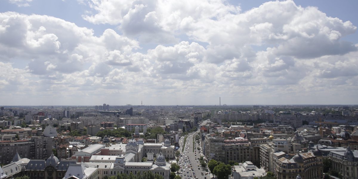 Parlamentul a avansat amendamente la bugetul pentru 2026, pregătind terenul pentru o implementare parțială a referendumului din București Joi, comisiile reunite de buget-finanțe ale Parlamentului au adoptat un amendament crucial la legea bugetului pentru anul viitor, ce vizează modul de repartizare a impozitelor pe venit din București