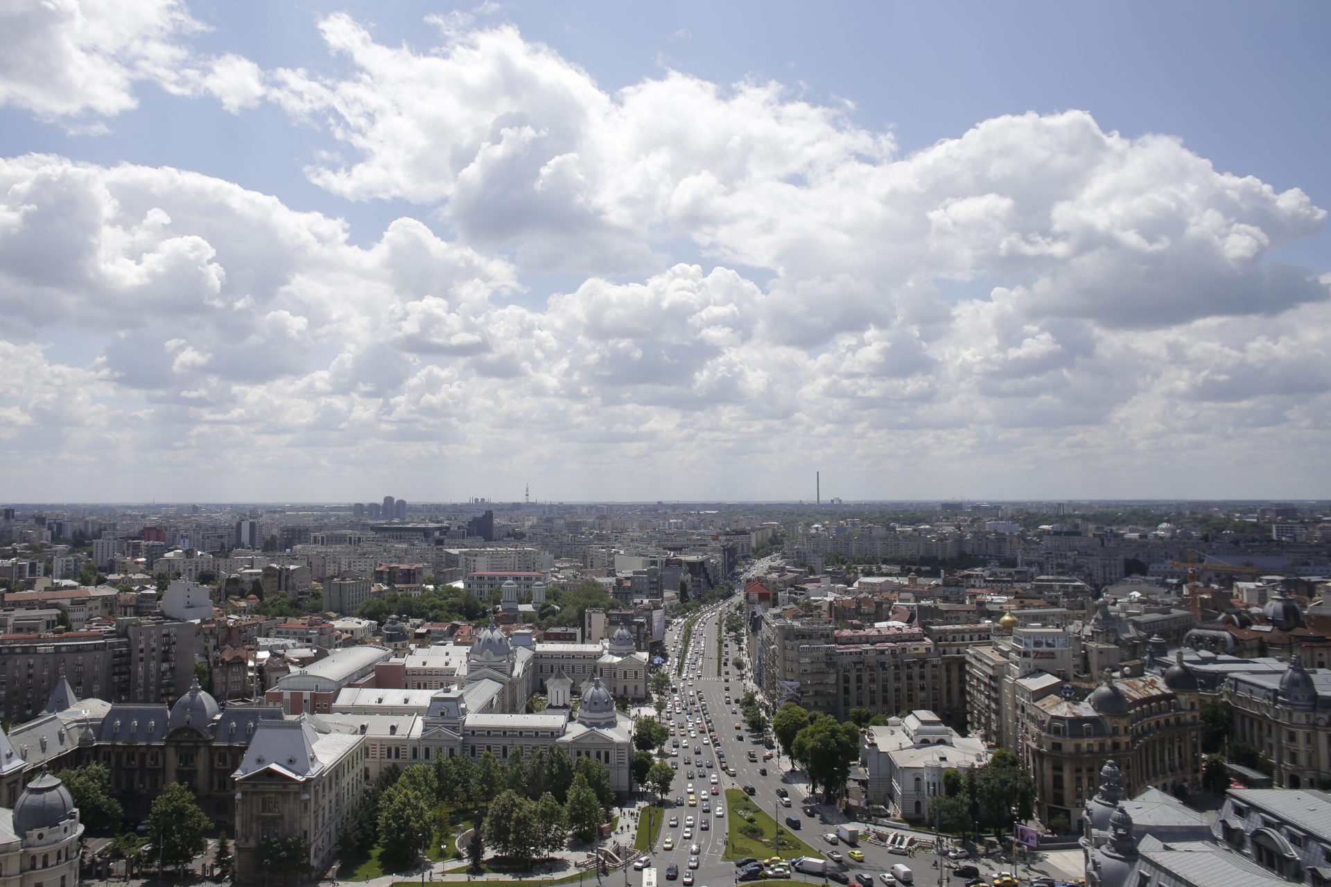 Parlamentul a avansat amendamente la bugetul pentru 2026, pregătind terenul pentru o implementare parțială a referendumului din București Joi, comisiile reunite de buget-finanțe ale Parlamentului au adoptat un amendament crucial la legea bugetului pentru anul viitor, ce vizează modul de repartizare a impozitelor pe venit din București
