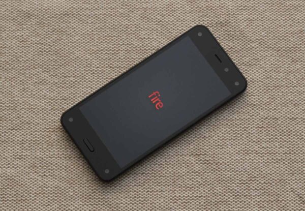 După mai bine de un deceniu de la primul său eșec în industria telefoanelor inteligente, Amazon pare din nou să își creeze un loc în piața smartphone-urilor, pregătind lansarea unui nou dispozitiv care poate redefini modul în care compania abordează acest segment