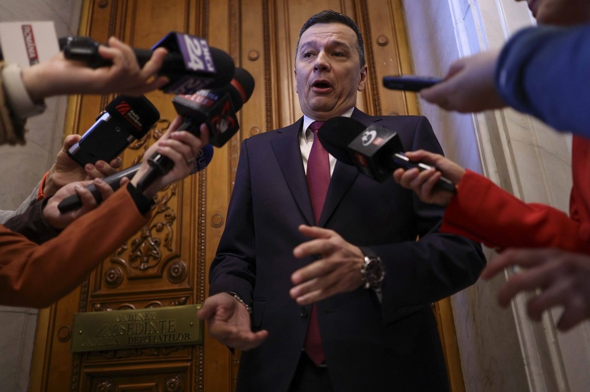 PSD cere Guvernului să reducă și accizele pentru carburanți, acuzând tardivitatea măsurilor deja anunțate Partidul Social Democrat a lansat, miercuri, un nou apel către guvern, cerând reducerea suplimentară a accizelor la carburanți, pe lângă măsurile deja anunțate