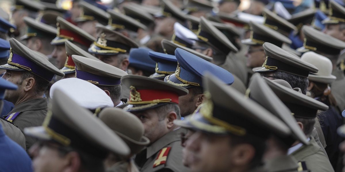 Legea pensiilor militare, gata în două săptămâni: Creșterea treptată a vârstei de pensionare până la 65 de ani anunțată de premierul Bolojan Premierul Ilie Bolojan a anunțat joi că, în cel mult două săptămâni, va fi gata proiectul de lege care vizează reformarea sistemului pensiilor militare