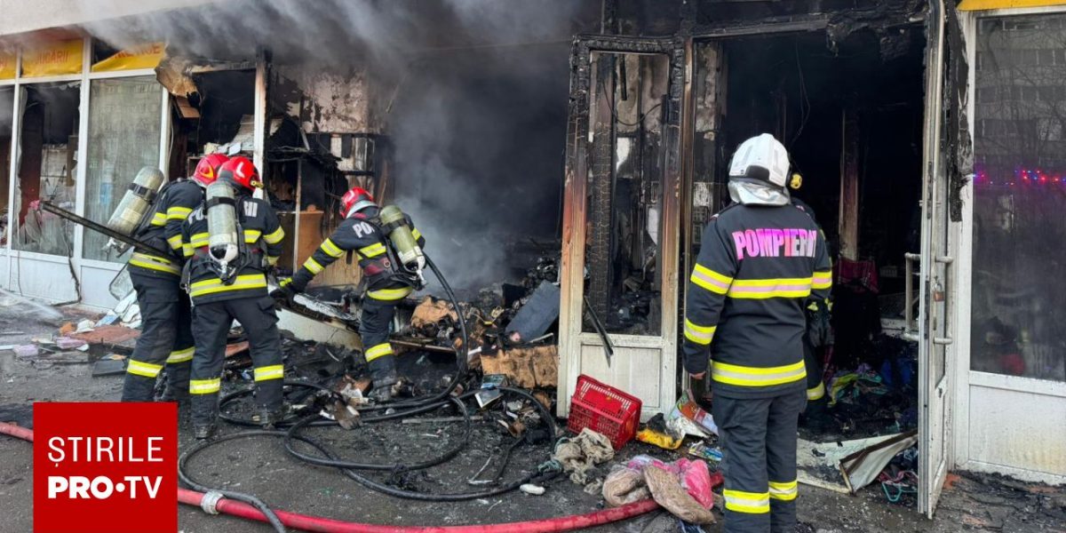 Incendiu la un spațiu comercial de la parterul unui bloc de pe Șoseaua Pantelimon. Fumul s-a extins pe casa scării