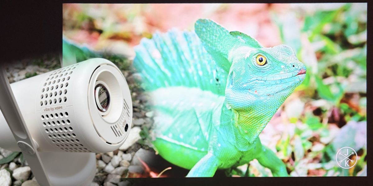 Proiectorul ultraportabil XGIMI Vibe One redefinește modul în care ne bucurăm de divertisment acasă sau în deplasare, fiind o soluție completă, gata să înlocuiască mai multe dispozitive într-un singur pachet compact