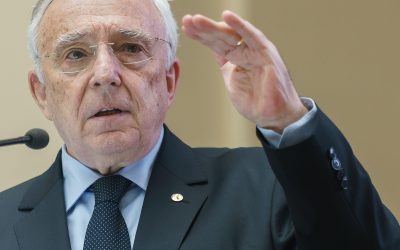 Guvernatorul BNR, Mugur Isărescu, avertizează asupra vulnerabilităților financiare ale României în contextul turbulențelor internaționale Guvernatorul Băncii Naționale a României, Mugur Isărescu, a tras un semnal de alarmă luni, în cadrul conferinței The Economist, privind situația economiei românești