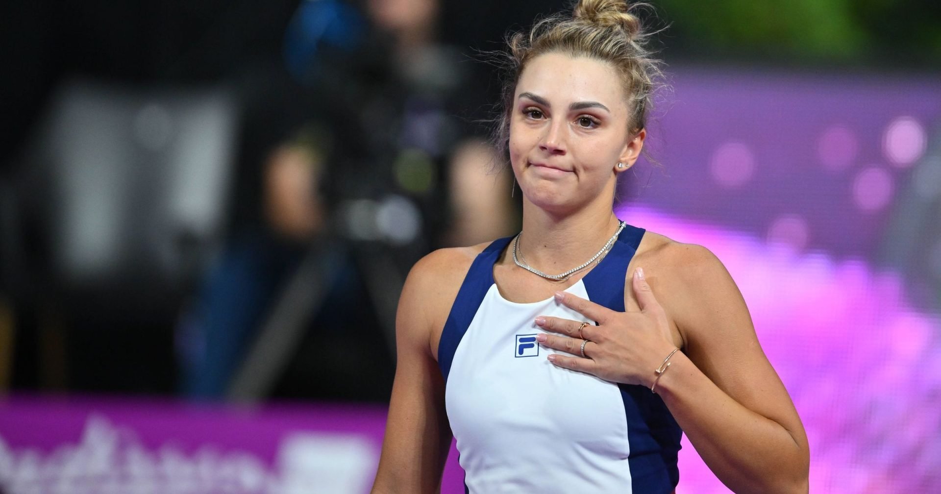 Jaqueline Cristian și Gabriela Ruse, întâmpinate de scepticism la Cluj în competiția WTA Turneul de la Cluj-Napoca s-a dovedit a fi un prag dificil pentru cele două jucătoare române, Jaqueline Cristian și Gabriela Ruse, care nu și-au putut găsi ritmul și s-au învățat cu dezamăgirea că nu s-au simțit ca acasă în fața publicului și a atmosferei unei competiții de top