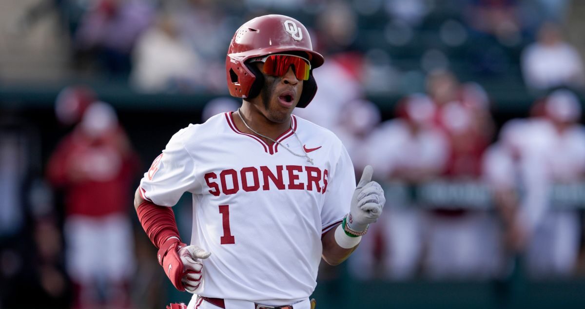 Oklahoma Sooners a învins echipa UT-Arlington cu scorul de 6-1 într-un meci disputat într-o zi friguroasă, cu vânt puternic, pe stadionul Kimrey Family Stadium