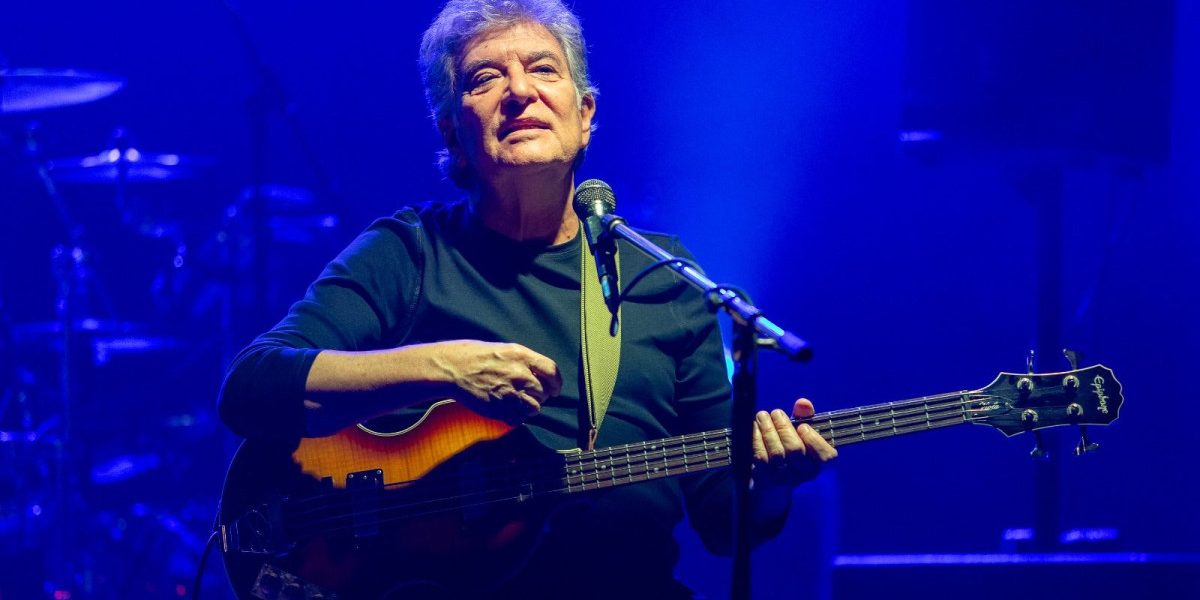 Muzicianul Iulian „Mugurel” Vrabete, membru emblematic al trupei Holograf, a murit la vârsta de 70 de ani, după o lungă luptă cu o boală incurabilă