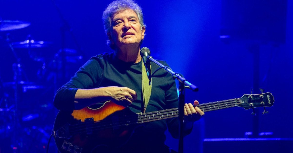 Muzicianul Iulian „Mugurel” Vrabete, membru emblematic al trupei Holograf, a murit la vârsta de 70 de ani, după o lungă luptă cu o boală incurabilă