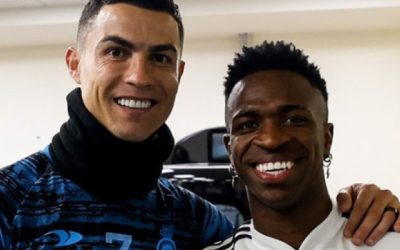 Vinicius Jr. a scris o pagină importantă în istoria recentă a clubului Real Madrid, după cea mai memorabilă seară a sa. Tânărul atacant brazilian a reușit să egalizeze scorul cu Cristiano Ronaldo și să intre definitiv în legenda madrilenă, odată cu victoria categorică a echipei sale împotriva Manchester City, scor 3-0, în cadrul Ligii Campionilor