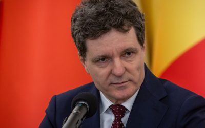 Nicușor Dan: Bucureștiul prioritizază evacuarea cetățenilor din Orientul Mijlociu, în timp ce SUA își mențin arsenalul în Europa În contextul tensiunilor ample din Orientul Mijlociu, președintele României, Nicușor Dan, a declarat într-un interviu exclusiv pentru TVP World că Bucureștiul are în prim-plan asigurarea siguranței cetățenilor români din regiune, punând accent pe procedurile de evacuare