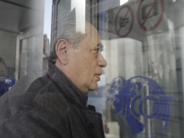 Cea mai bogată persoană din România, care odinioară figura cu o avere estimată la peste 1,2 miliarde de euro, simte din plin efectele instabilității financiare globale și ale competiției feroce din domeniul afacerilor