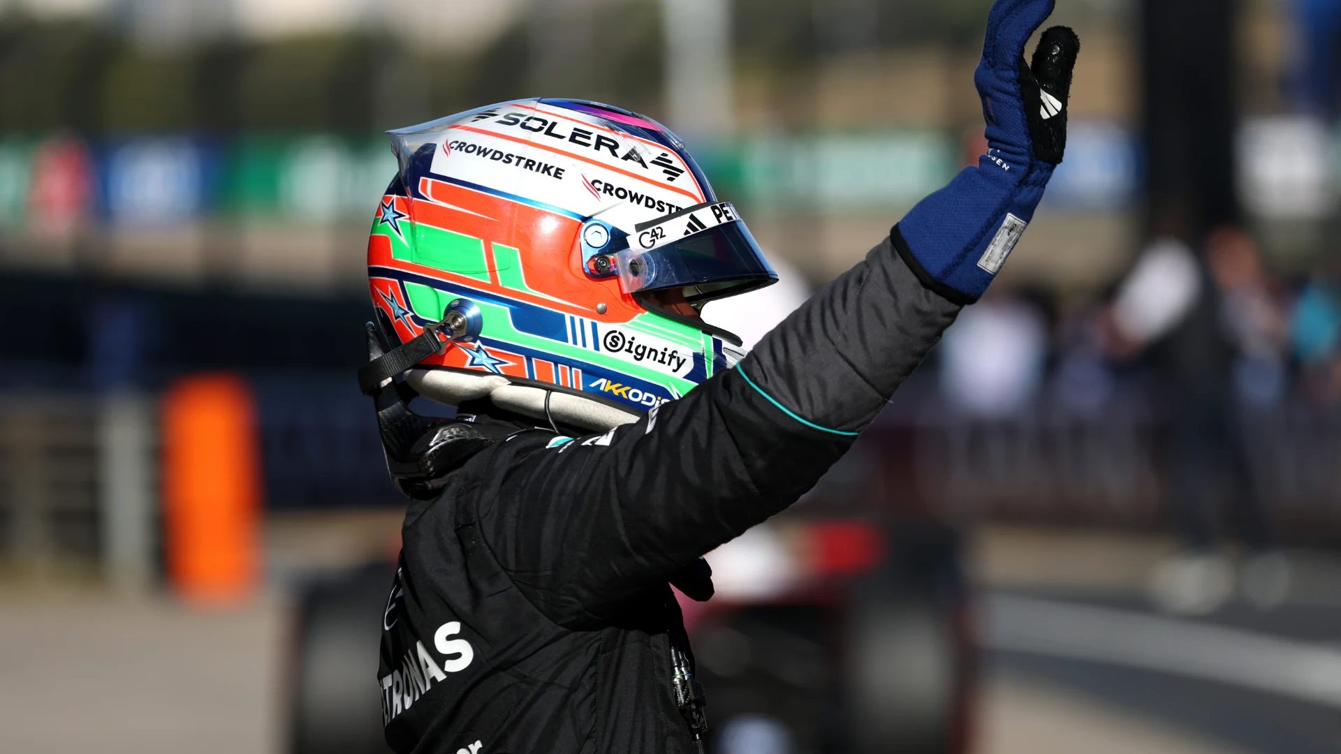 Kimi Antonelli devine cel mai tânăr pilot din istoria Formulei 1 care obține pole position, în China Kimi Antonelli a realizat un moment memorabil în weekend-ul cursei din China, devenind cel mai tânăr pilot din istoria Formulei 1 care a reușit să obțină pole position într-o cursă de Grand Prix