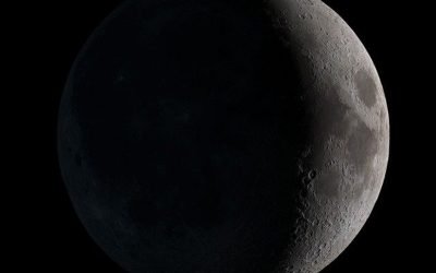 Luna, mai activă magnetic decât credeam: cercetătorii de la Oxford aduc clarificări importante asupra istoriei sale geofizice După decenii de dispute și teorii contradictorii, cercetătorii de la Departamentul de Științe ale Pământului din cadrul Universităţii din Oxford au reușit, în final, să ofere o interpretare mai clară asupra intensității câmpului magnetic al Lunii în trecut