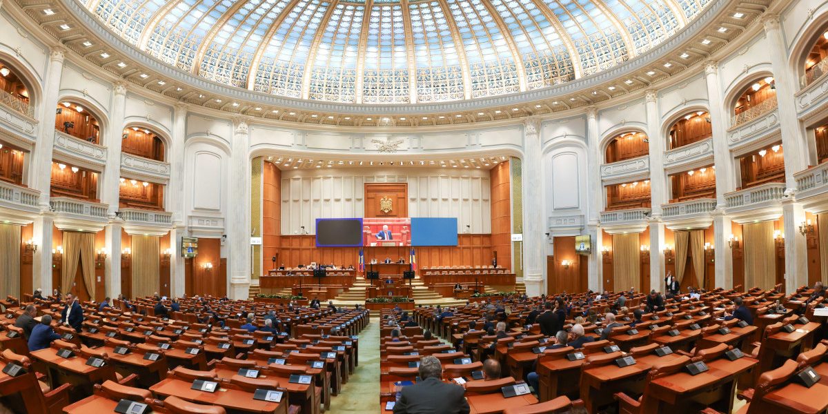 Calvarul dezbaterilor asupra bugetului de stat pentru 2026: Blocaj în comisiile parlamentare și incertitudinea discursului de joi Se apropie un moment crucial pentru bugetul național, însă dezbaterile din Parlament se află într-un punct de criză, fapt ce poate amâna semnificativ consultările finale